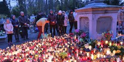 Zobacz, jak niezwyky nastrj panowa wczoraj na Cmentarzu Agrykola