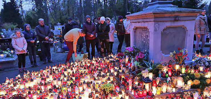 Zobacz, jak niezwykły nastrój panował wczoraj na Cmentarzu Agrykola