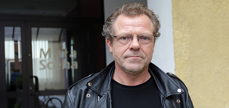 "Jeszcze nie czuję się spełniony, cały czas jestem ciekaw kolejnych ról". Dariusz Siastacz nowa twarz "Sewruka"