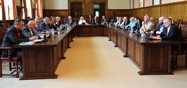 "Pajac", "Zdradzieckie mordy"! Czy politycy mogą więcej... powiedzieć?