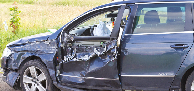 Kazimierzowo: Zderzenie osobówki z busem. Jedna osoba poszkodowana (aktualizacja: droga jest przejezdna)