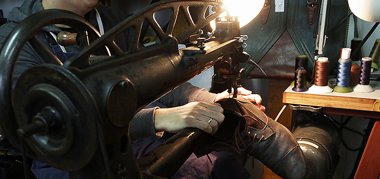 Rzemiosło w ręku, dziura w portfelu? Jak sobie radzą przedstawiciele "ginących" zawodów w Elblągu?