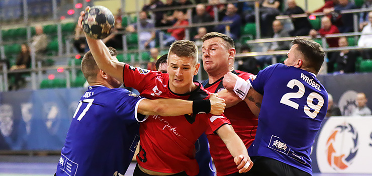 Słaby mecz Meblarzy i wysoka porażka z Wybrzeżem