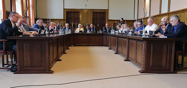 Ktnia radnych o pomoc Stowarzyszeniu. "Protestuj przeciwko dyskutowaniu na takim poziomie!"