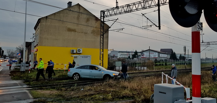 Wpadł w poślizg i utknął na torach. Ruch wstrzymany na ul. Malborskiej
