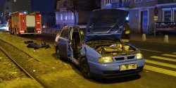 Grunwaldzka, �eromskiego: Chcia� zd��y� przed "czerwonym". Skosi� sygnalizacj� �wietln� i inne auto 