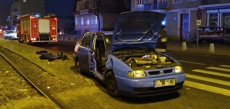 Grunwaldzka, Żeromskiego: Chciał zdążyć przed "czerwonym". Skosił sygnalizację świetlną i inne auto