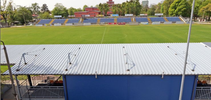 Stadion przy Agrykola doczeka si owietlenia. Miasto wybrao wykonawc