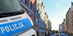 Awantura na Starym Mie�cie. "38-latek by� agresywny, uszkodzi� zaparkowane auto"