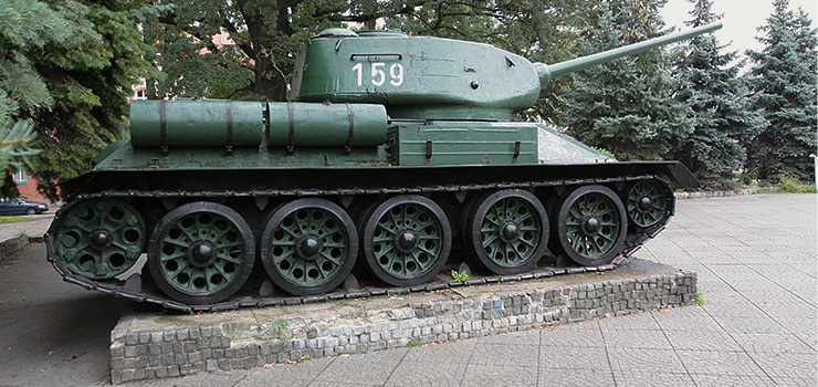 Wojewoda warmińsko-mazurski chce stworzenia listy pomników do usunięcia. Wśród nich czołg T-34?