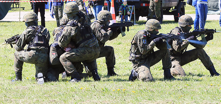 Dla ojczyzny lub kasy. Trwa nabór do wojsk terytorialnych