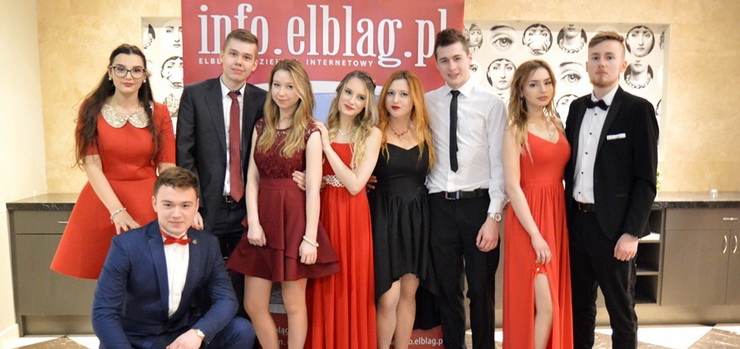 „Niech ogarnie nas magia uroczystego balu”. Tak na Studniówce bawili się maturzyści IV LO