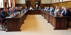 Radny Klim przyznaje: „Prywatnie” rozmawiamy, a na sali sesyjnej pojawiaj� si� niedobre fluidy