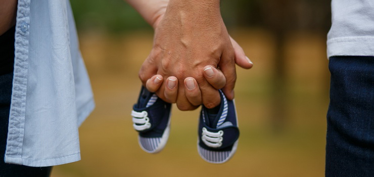 Opieka ojcowska coraz modniejsza. Ilu elblążan zdecydowało się zostać w domu z dzieckiem?