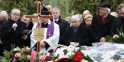 Dzi� po�egnano J�zefa Gburzy�skiego. Jaros�aw Kaczy�ski: By� cz�owiekiem, kt�ry chcia� dawa� siebie innym