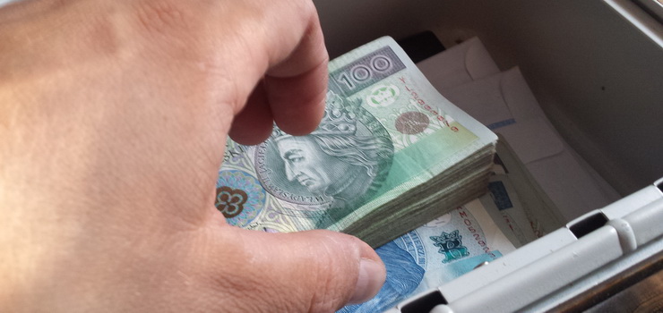 Kolejna osoba okradziona w Elblągu "na wnuczka"! Oszuści przejęli ponad 13 tys. zł!