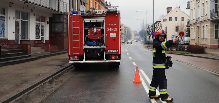 Traugutta: Dym wydobywał się spod podłogi. Interweniowała straż pożarna