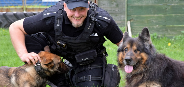 „Kolegów się nie zostawia!”. Policjant z Elbląga zaadoptował służbowego owczarka