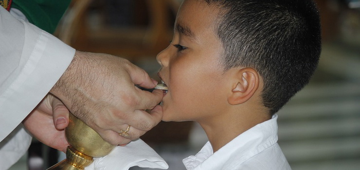 Zaczynają się Komunie. To przeżycie duchowe sporo kosztuje