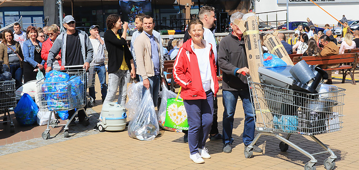 Chcieli nauczyć elblążan zasad segregowania odpadów - zobacz zdjęcia z Dni Recyklingu
