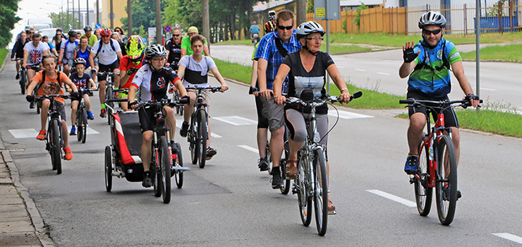 "Pamiętamy, że w zdrowym ciele zdrowy duch!". PWSZ świętował 20-lecie... rajdem rowerowym