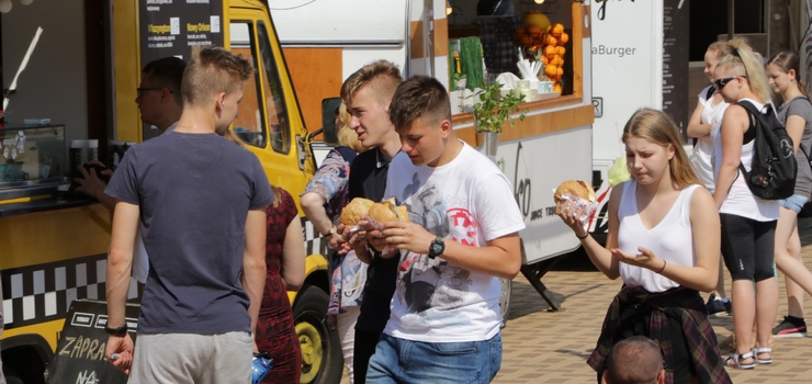 Festiwal Food Trucków ponownie zawitał do Elbląga - zobacz zdjęcia z pierwszego dnia