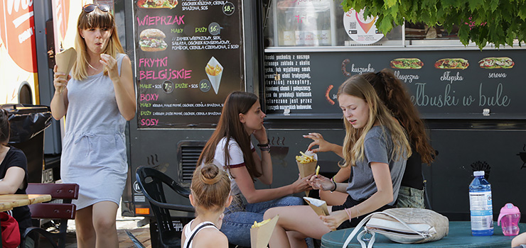 Festiwal smaków ponownie w Elblągu. Food Trucki opanowały Starówkę