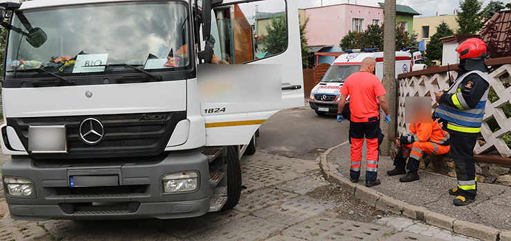 Pracownik MPO potrącony przez... śmieciarkę. "Mężczyzna został przewieziony do szpitala"