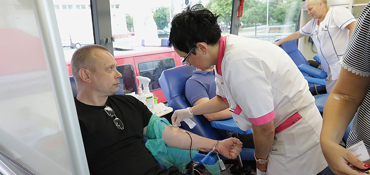 "Ukłucie może zaboleć, ale to, co się daje to duża rzecz". Elblążanie podzieli się krwią