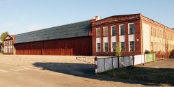 "Chcemy ucywilizowa elblskie lotnisko". Aeroklub stara si o powojskowy hangar, co na to radni?
