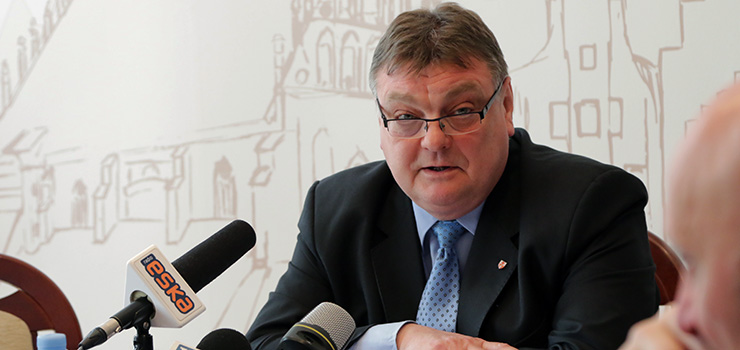 "Co rok obserwuję kombinacje jak mi dokopać". Prezydent Elbląga znów bez absolutorium?