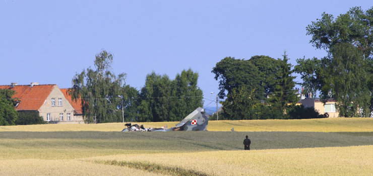 Wojskowy myśliwiec MiG-29 rozbił się pod Pasłękiem. Pilot nie przeżył . Zdjęcia z miejsca tragedii