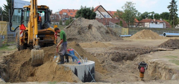 Trwa realizacja budowy owietlenia dla stadionu przy ul. Agrykola