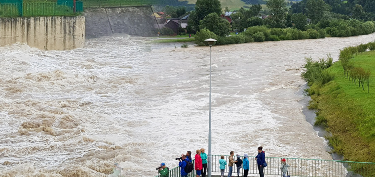 Alarm przeciwpowodziowy na zaporze w Czorsztynie. Zobacz nasze zdjęcia z miejsca zagrożenia