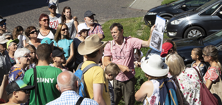 Mieszkańcy zwiedząją najciekawsze miejsca w Elblągu. Za nami "Sobota z przewodnikiem"
