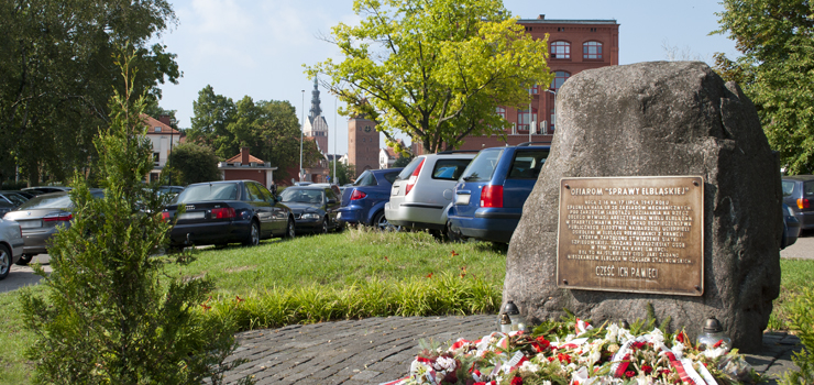 Pomnik czekają przenosiny... jeśli miastu uda się sprzedać działkę. To już trzecie podejście
