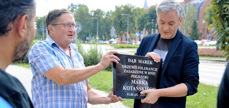 Robert Biedroń uczcił w Elblągu pamięć Marka Kotańskiego. "On wyciągał rękę do każdego"