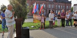 Elblanie zebrali si pod Drzewem Tolerancji - zobacz zdjcia