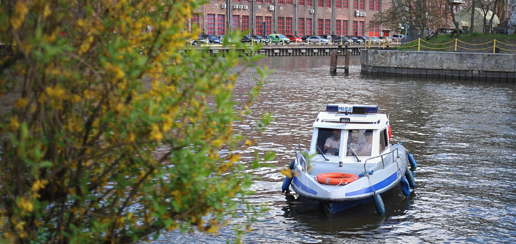 Dziś rano z rzeki Elbląg wyłowiono zwłoki mężczyzny