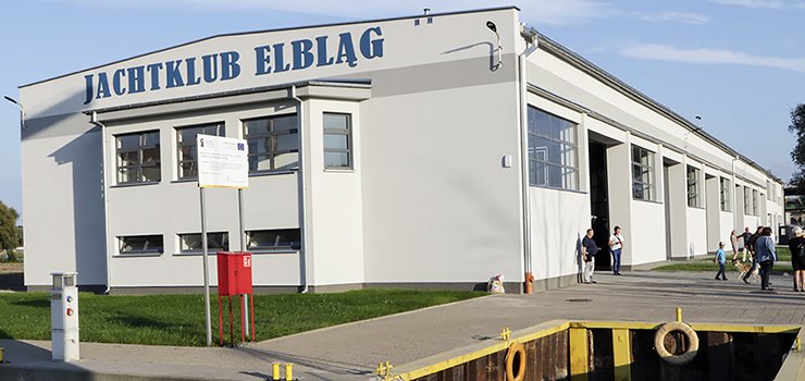 2,7 mln, kilka miesięcy pracy i hangar przy Radomskiej wygląda jak nowy