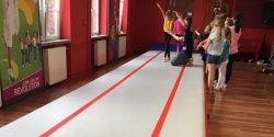 Akrobatyka sportowa AIRTRACK! Jedyne takie zaj�cia w Elbl�gu! Skacz razem z mistrzami!