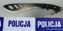 Z maczet� rzuci� si� na brata. Aresztowany m�czyzna odpowie za uszkodzenie cia�a