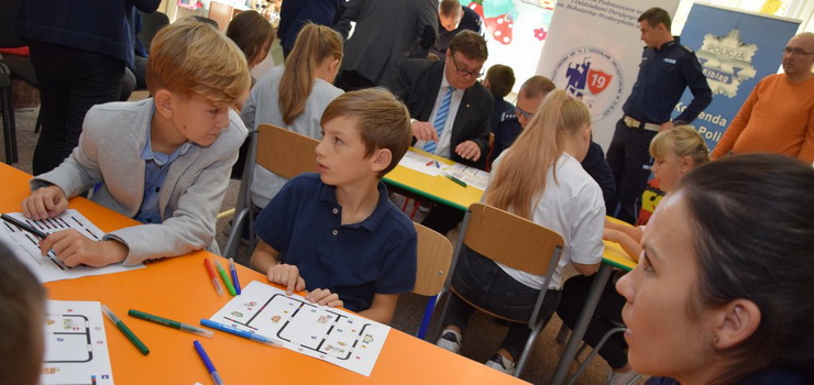Dzieci będą programowały bezpieczeństwo! Innowacyjny projekt miejski wchodzi do podstawówek w Elblągu
