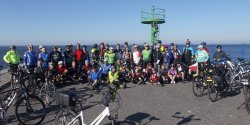 Rowerzy�ci kr�cili niepodleg�o�ciowe kilometry. Uczestnicy i pogada dopisa�a