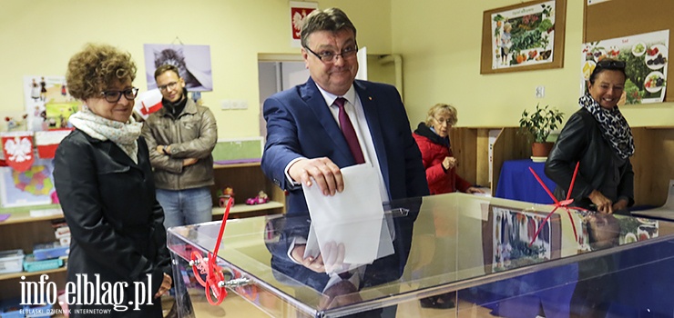 „To s najwaniejsze wybory”. W lokalu wyborczym przy Bauckiego gosowa Witold Wrblewski 