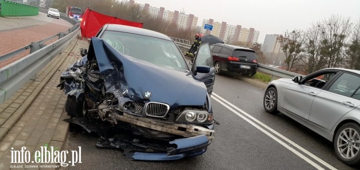 miertelny wypadek w Elblgu. Na miejscu kolizji samochd potrci mczyzn ( AKTUALIZACJA)