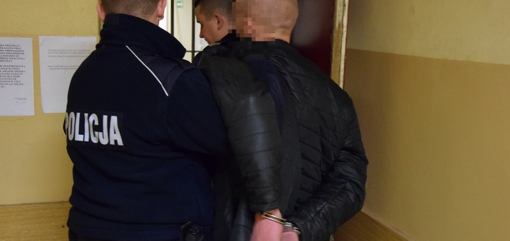 W trakcie powrotu do domu… podpalał zaparkowane samochody