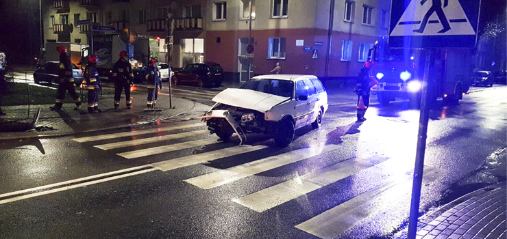 Mickiewicza: Samochód osobowy zderzył się z karetką pogotowia