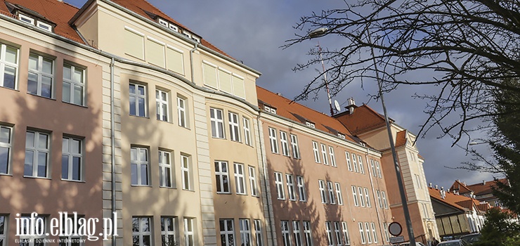 W dawnej siedzibie III LO miały powstać mieszkania. Teraz inwestycja stoi pod znakiem zapytania