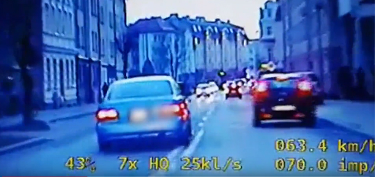 Zobacz pocig policyjny ulicami Elblga za zodziejem samochodw - zobacz film